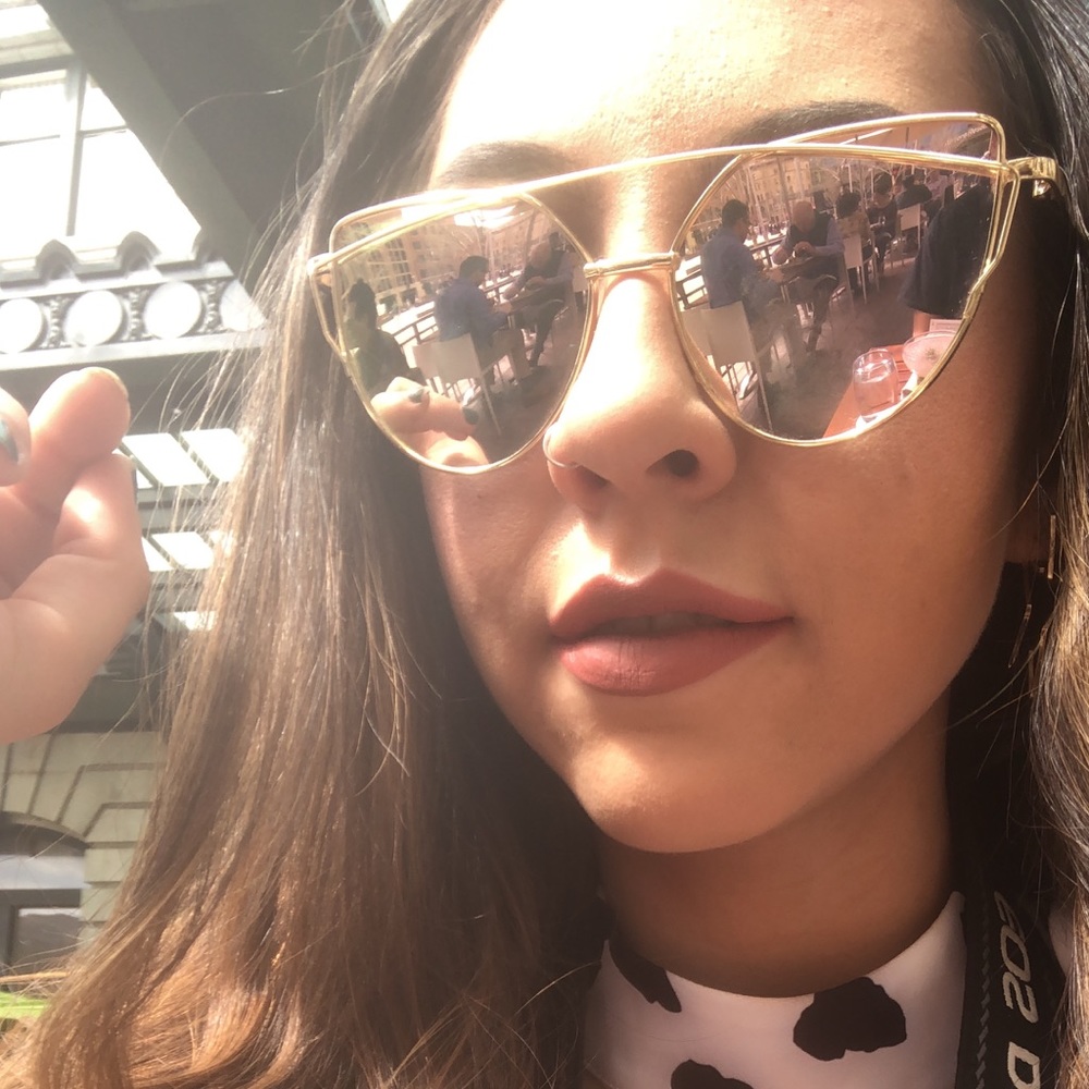 Meet your Posher, Samantha